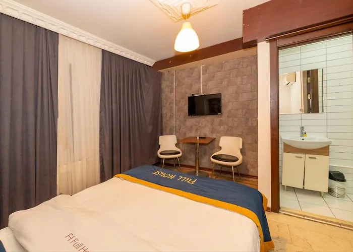 Grand Opera Aparthotel 3*